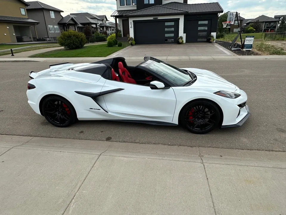 Chevrolet Corvette 2023 photo 2