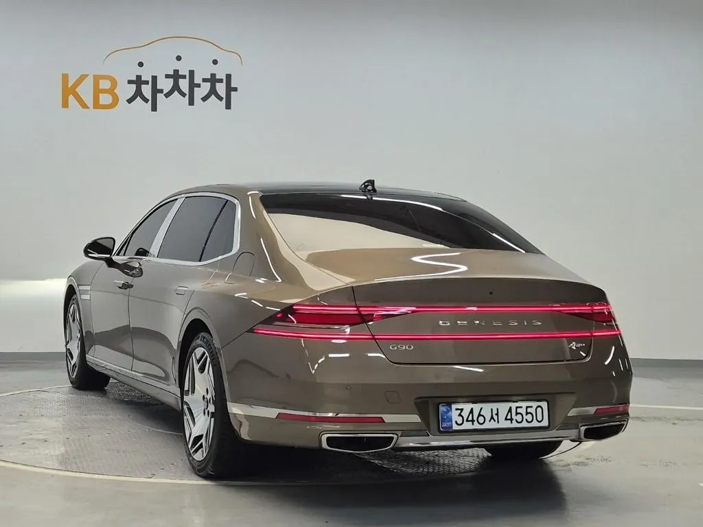 Genesis G90 2023 photo 2