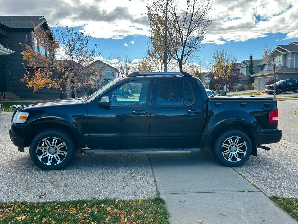 Ford Explorer Sport Trac 2009 photo 2