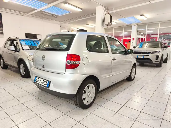 Volkswagen Fox 2010 photo 4