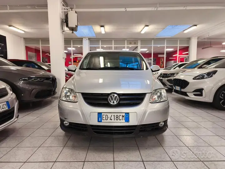 Volkswagen Fox 2010 photo 2