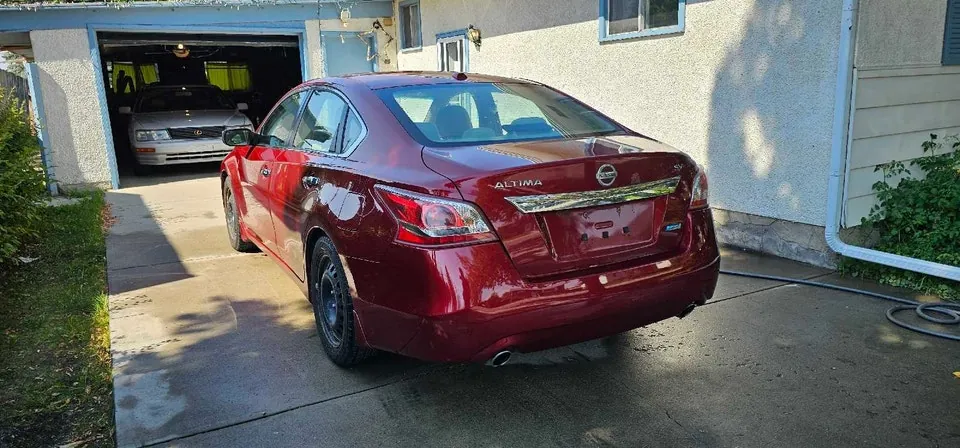 Nissan Altima 2013 photo 2