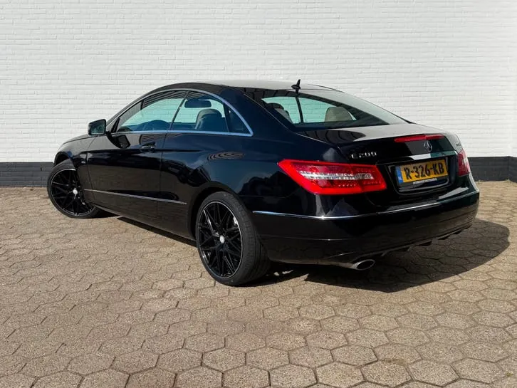 Mercedes-Benz E-Class 2010 photo 3