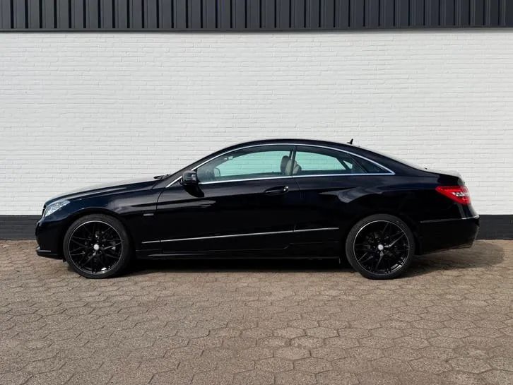 Mercedes-Benz E-Class 2010 photo 2