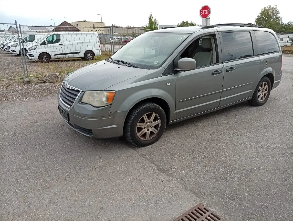 Chrysler Voyager 2008 photo 3