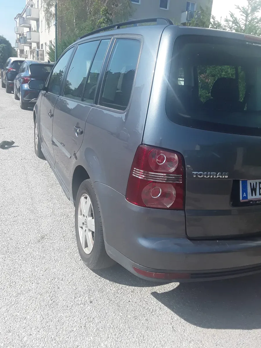 Volkswagen Touran 2007 photo 3