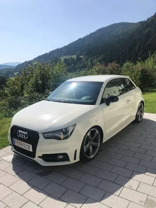 Audi A1 2011 photo 2
