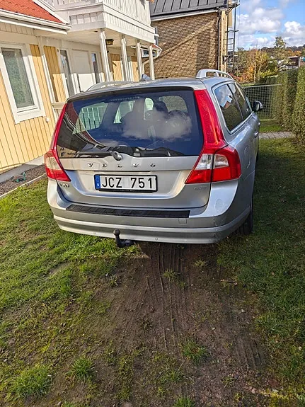 Volvo V70 2009 photo 2