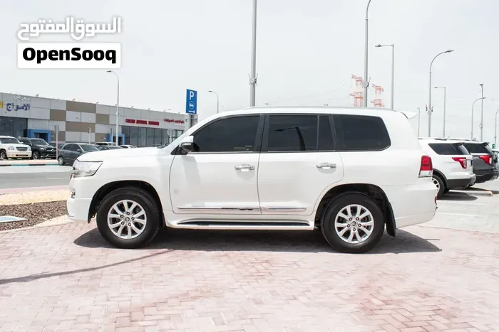 Toyota Land Cruiser 2018 photo 3