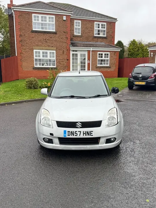Suzuki Swift 2007 photo 2
