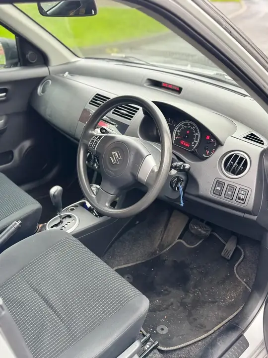 Suzuki Swift 2007 photo 5
