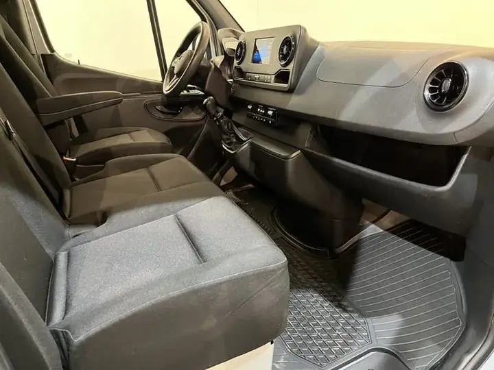 Mercedes-Benz Sprinter 2023 photo 3
