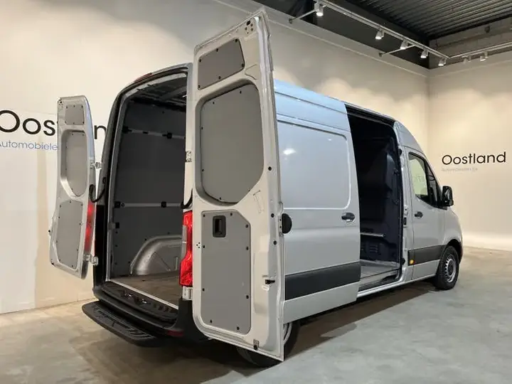 Mercedes-Benz Sprinter 2023 photo 2