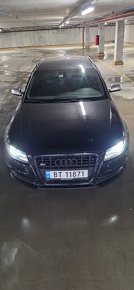 Audi S4 2011 photo 2