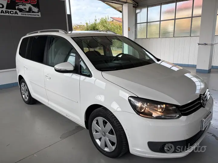 Volkswagen Touran 2012 photo 3