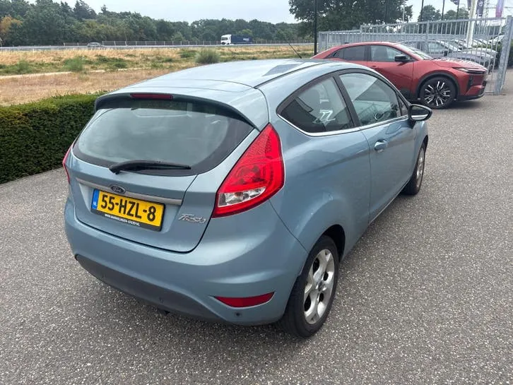 Ford Fiesta 2009 photo 2