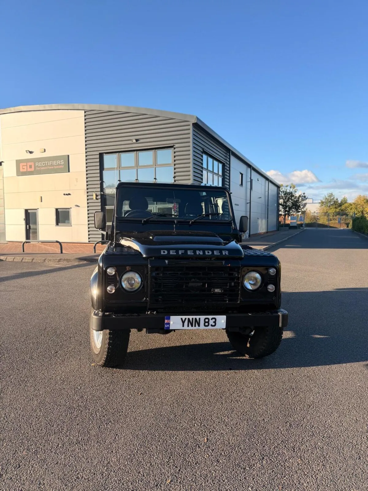 Land Rover Defender 90 2016 photo 2