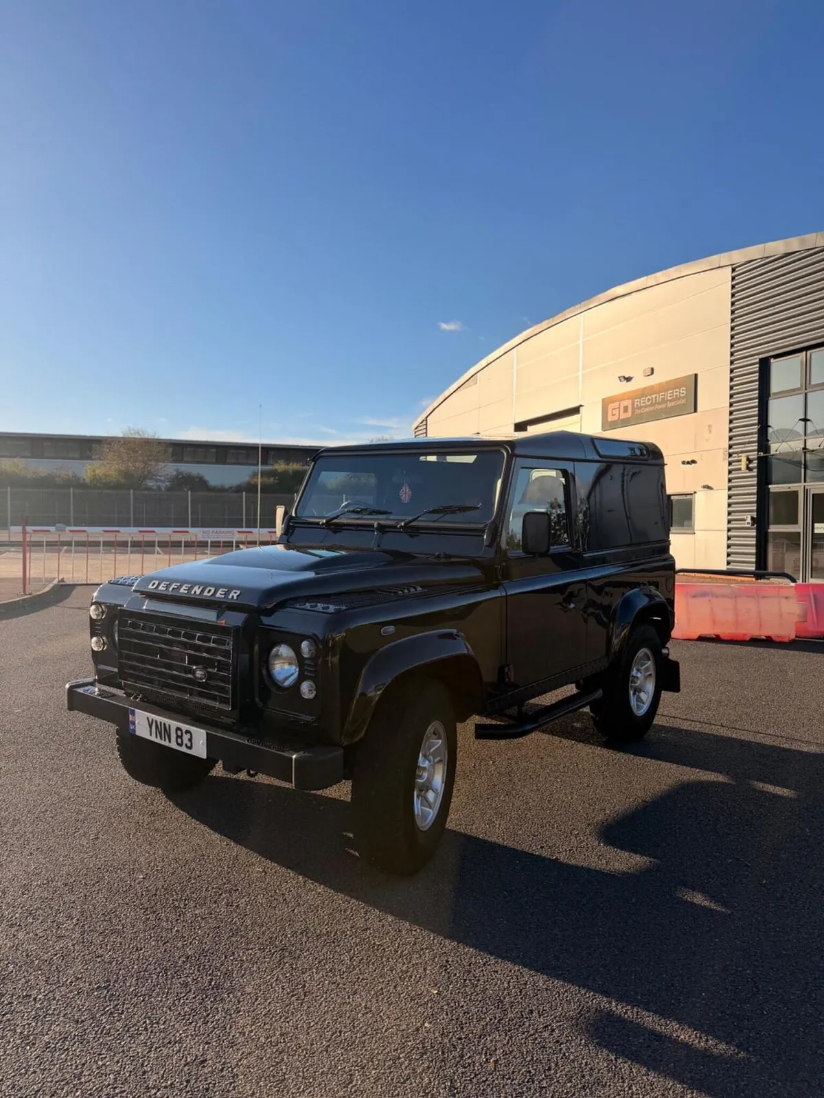 Land Rover Defender 90 2016 photo 3