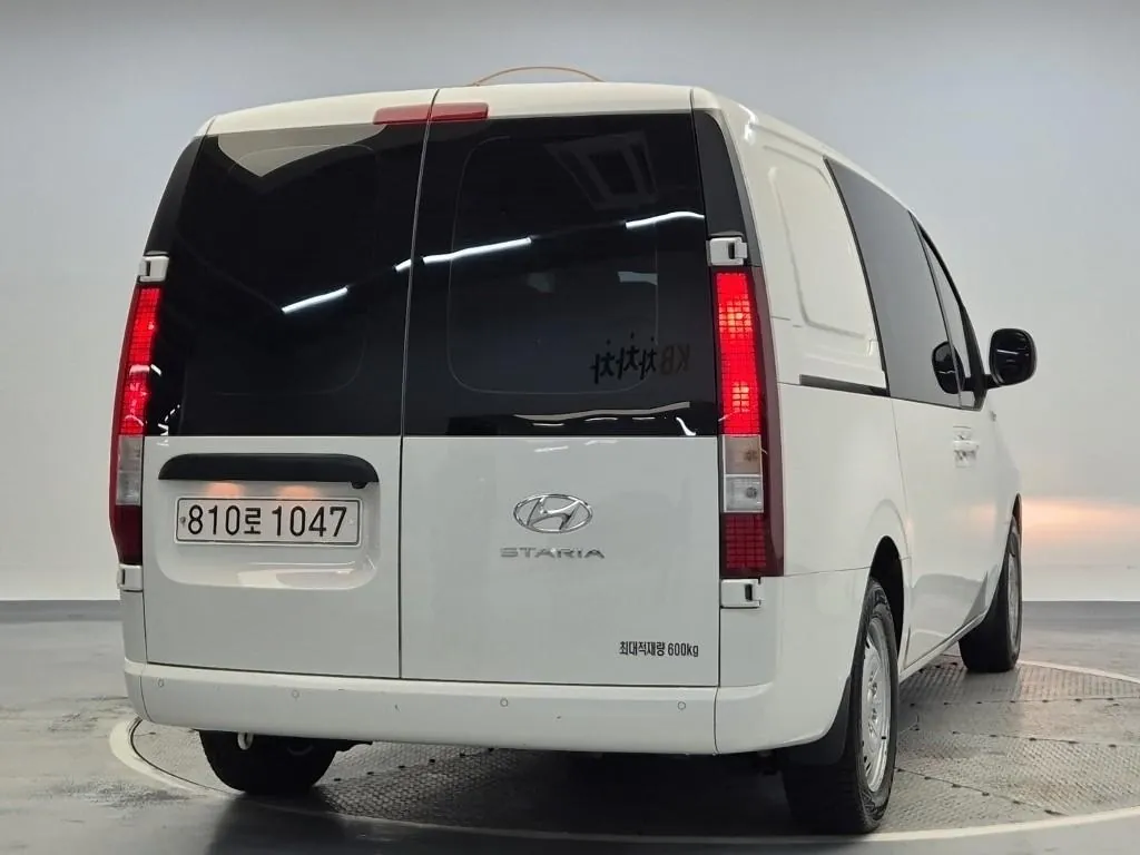 Hyundai Staria 2022 photo 3