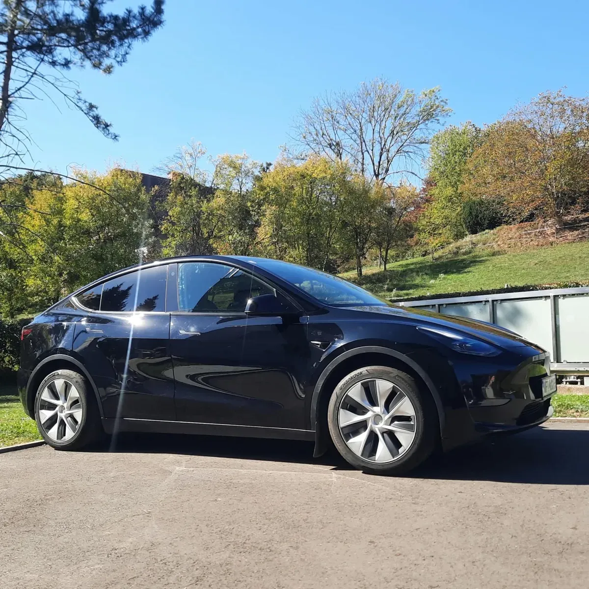 Tesla Model Y 2021 photo 2