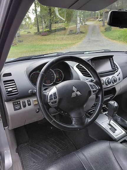 Mitsubishi L200 2012 photo 5