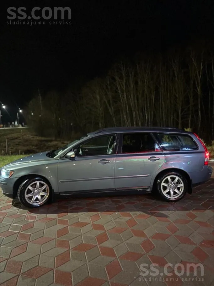Volvo V50 2005 photo 2