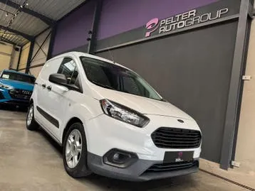 Ford Transit Courier photo 3