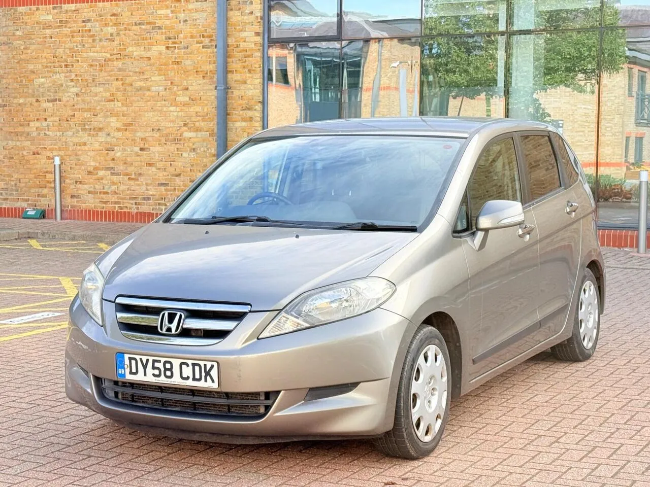 Honda Fr-V 2008 photo 2