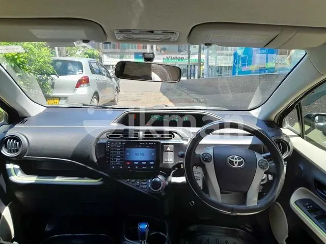 Toyota Aqua 2013 photo 4