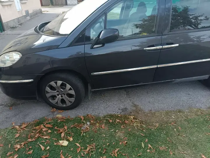 Peugeot 807