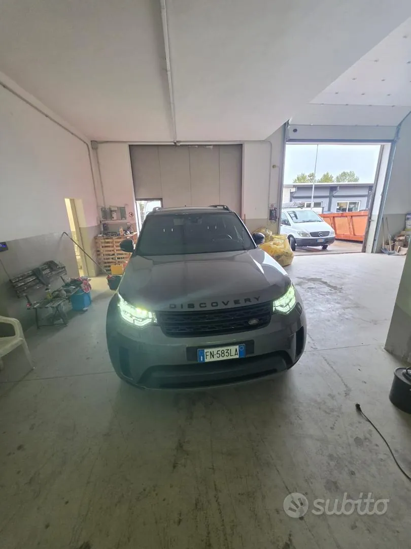 Land Rover Discovery 2018 photo 3