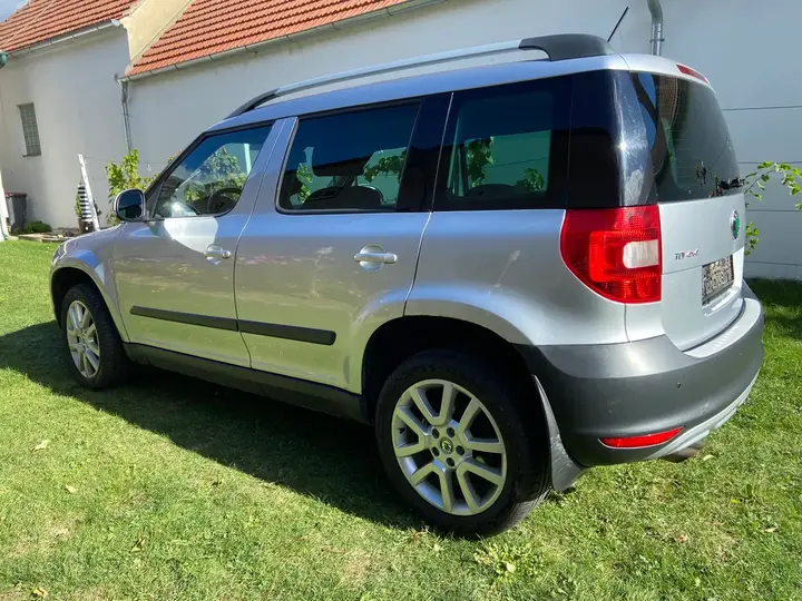 Skoda Yeti 2011 photo 2