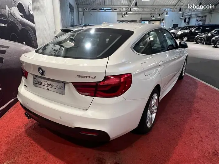 BMW 3 Series 2018 photo 4
