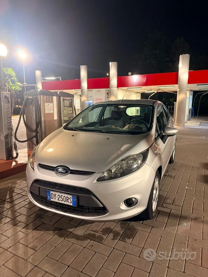 Ford Fiesta 2009 photo 2