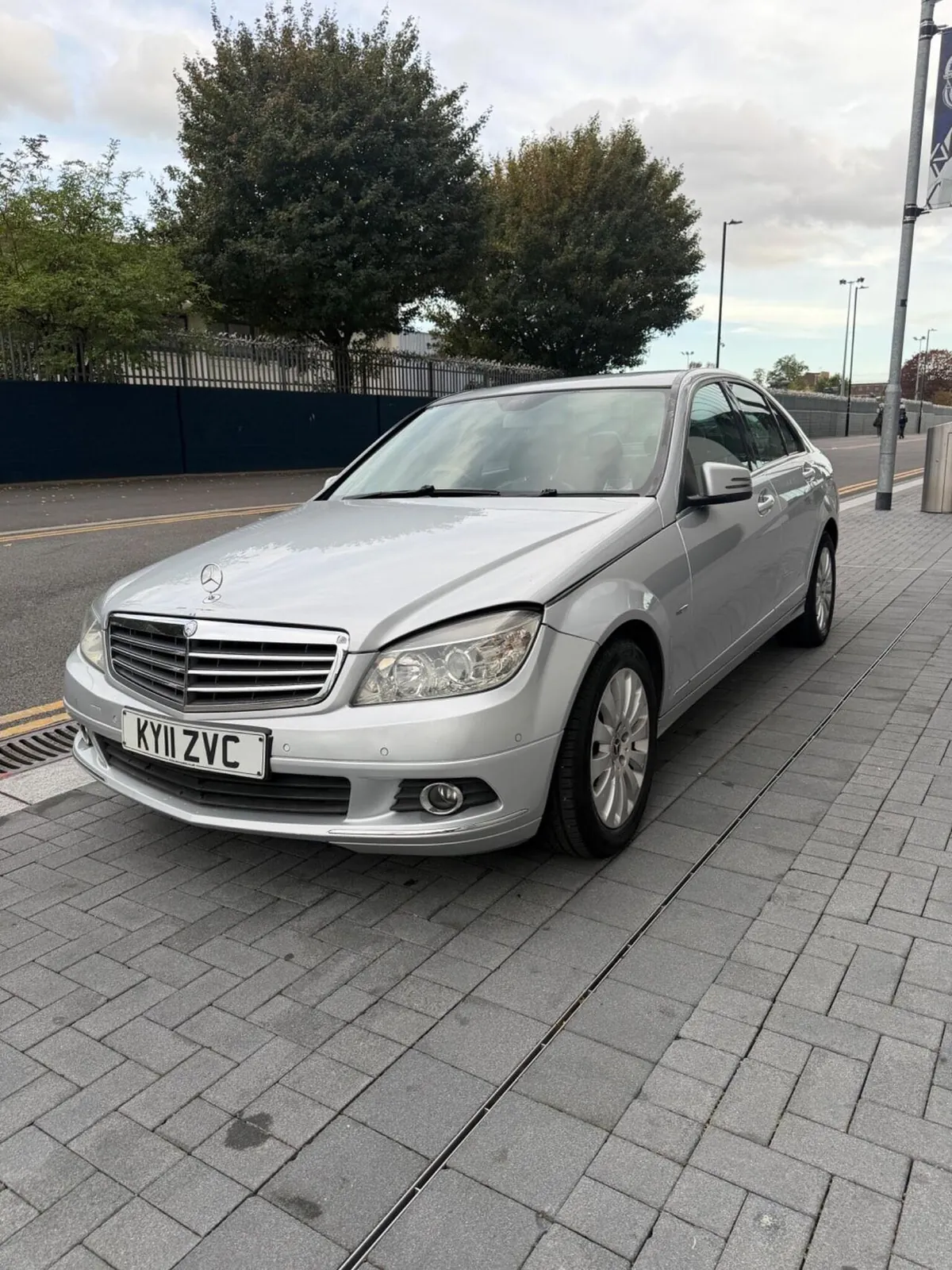 Mercedes-Benz C-Class 2011 photo 2