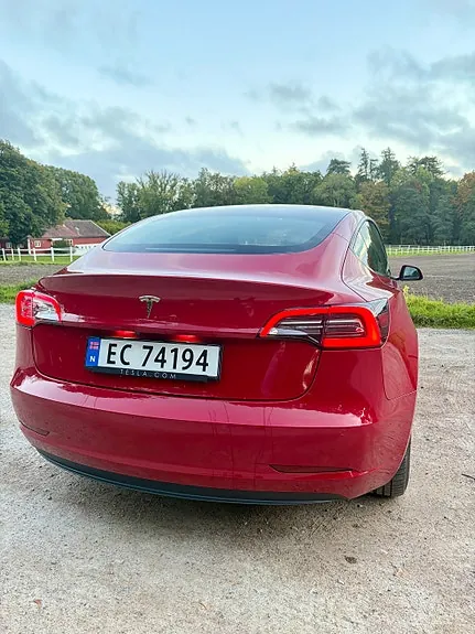 Tesla Model 3 2021 photo 3