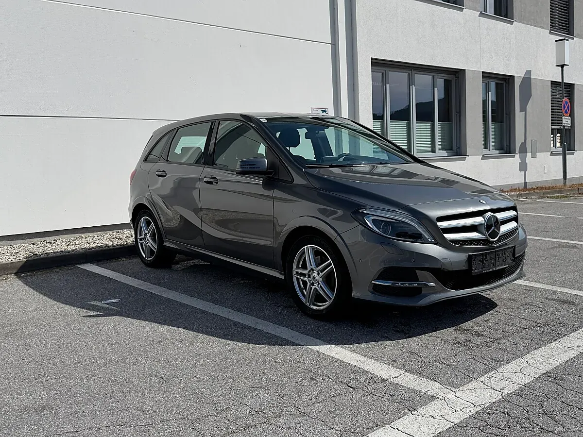 Mercedes-Benz B-Class 2017 photo 2