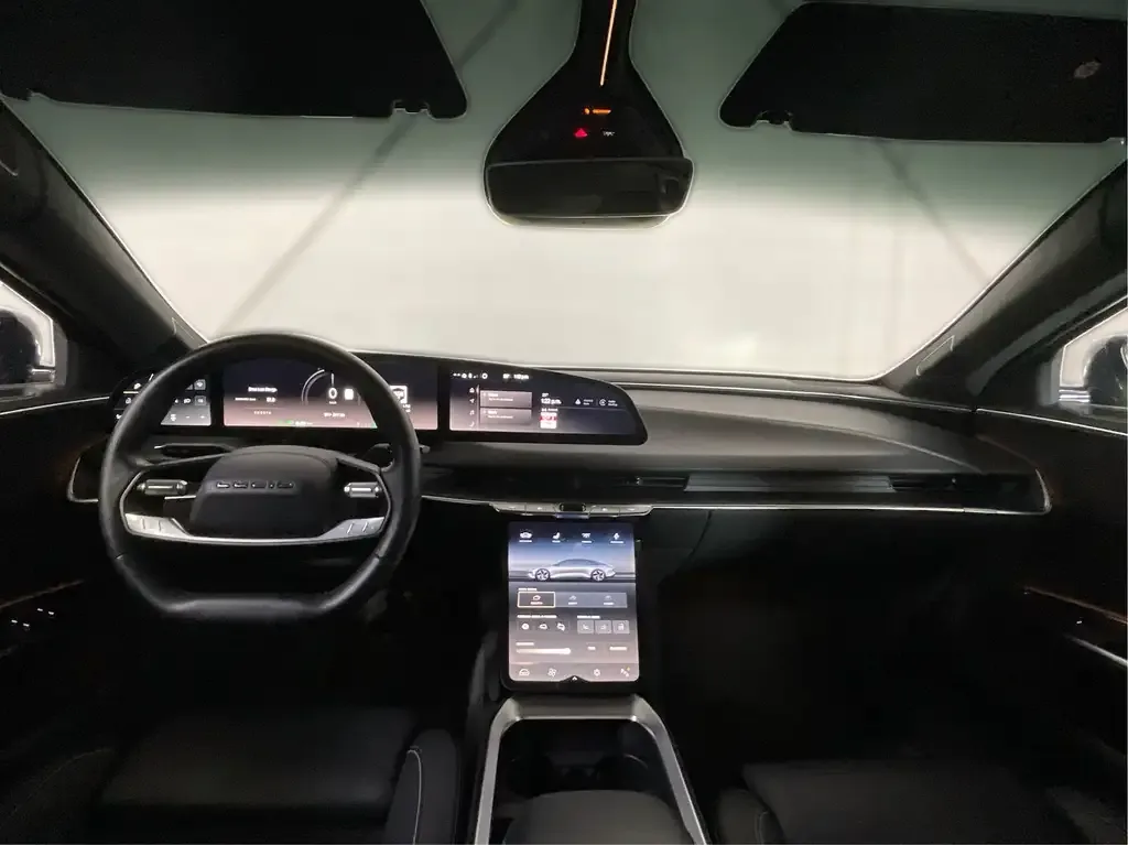 Lucid Air 2023 photo 5