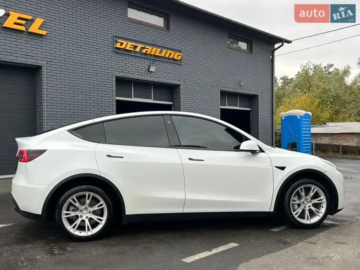 Tesla Model Y 2021 photo 4