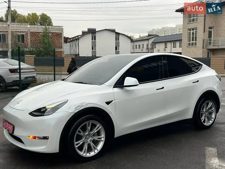 Tesla Model Y 2021 photo 2