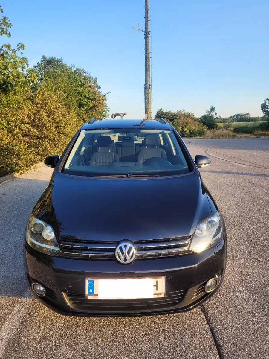 Volkswagen Golf 2012 photo 2