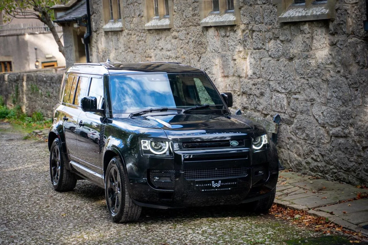 Land Rover Defender 110