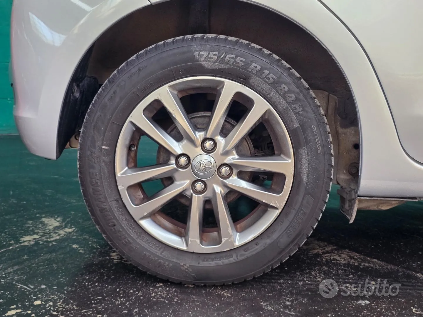 Toyota Yaris 2014 photo 2