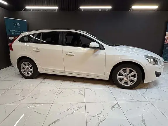 Volvo V60 2013 photo 2