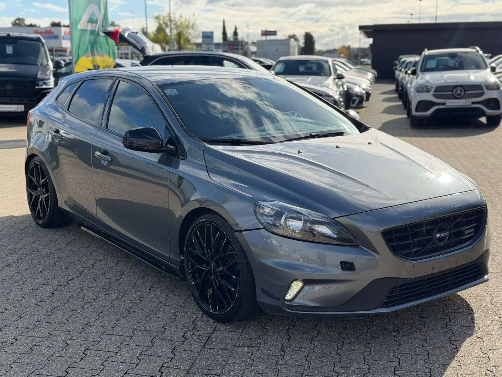 Volvo V40 2015 photo 2