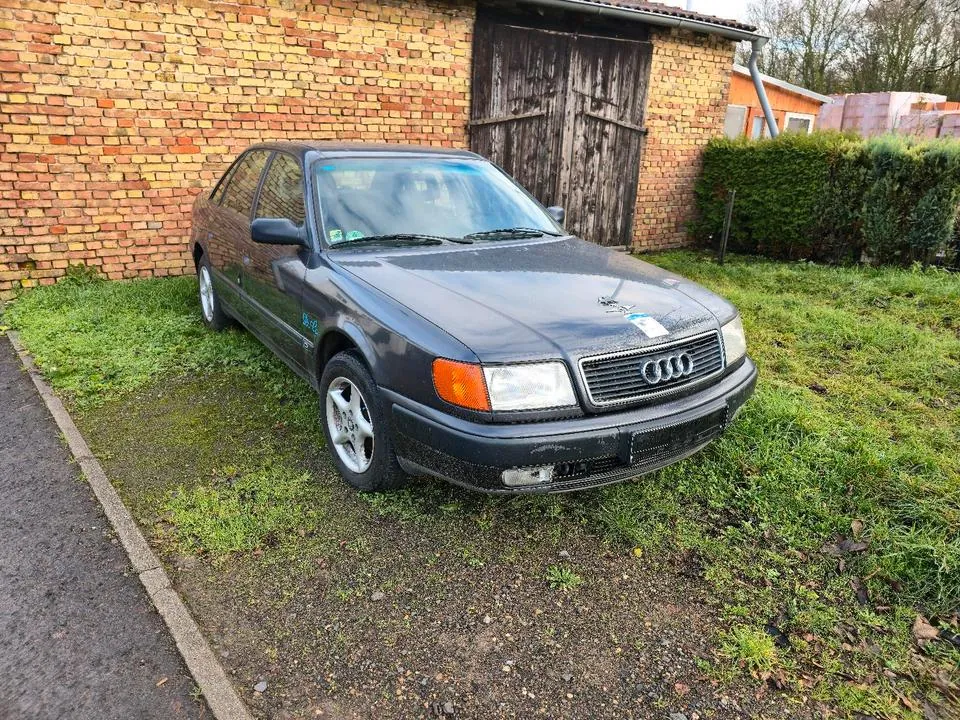 Audi 100