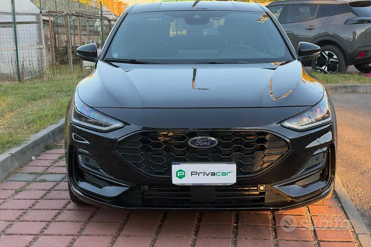 Ford Focus 2023 photo 2
