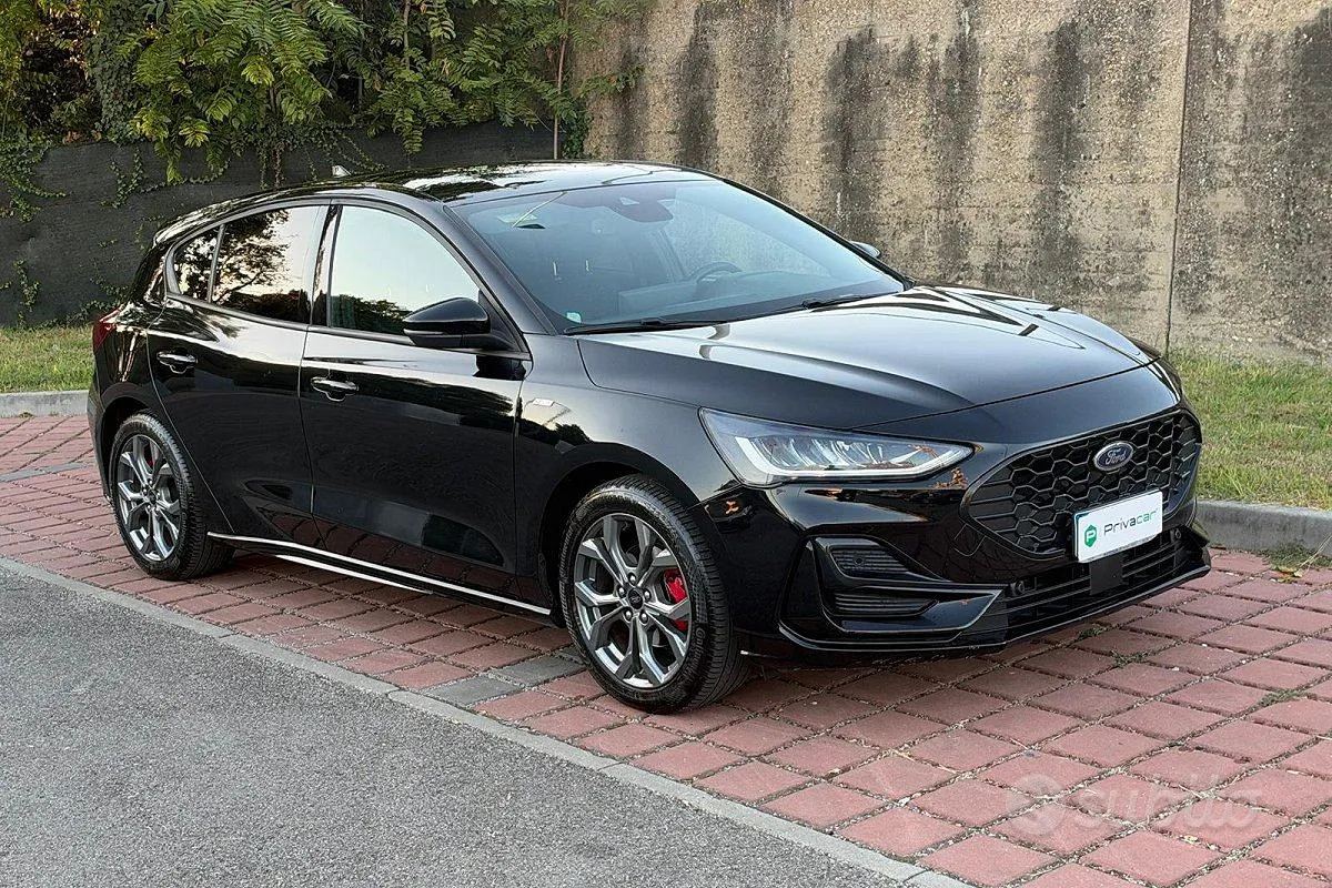 Ford Focus 2023 photo 3