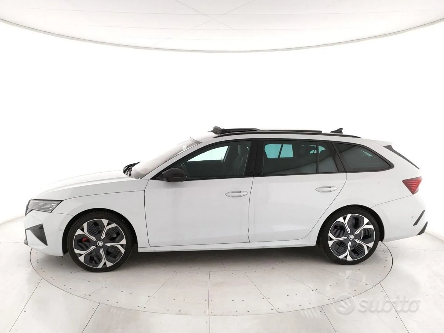 Skoda Octavia 2024 photo 2