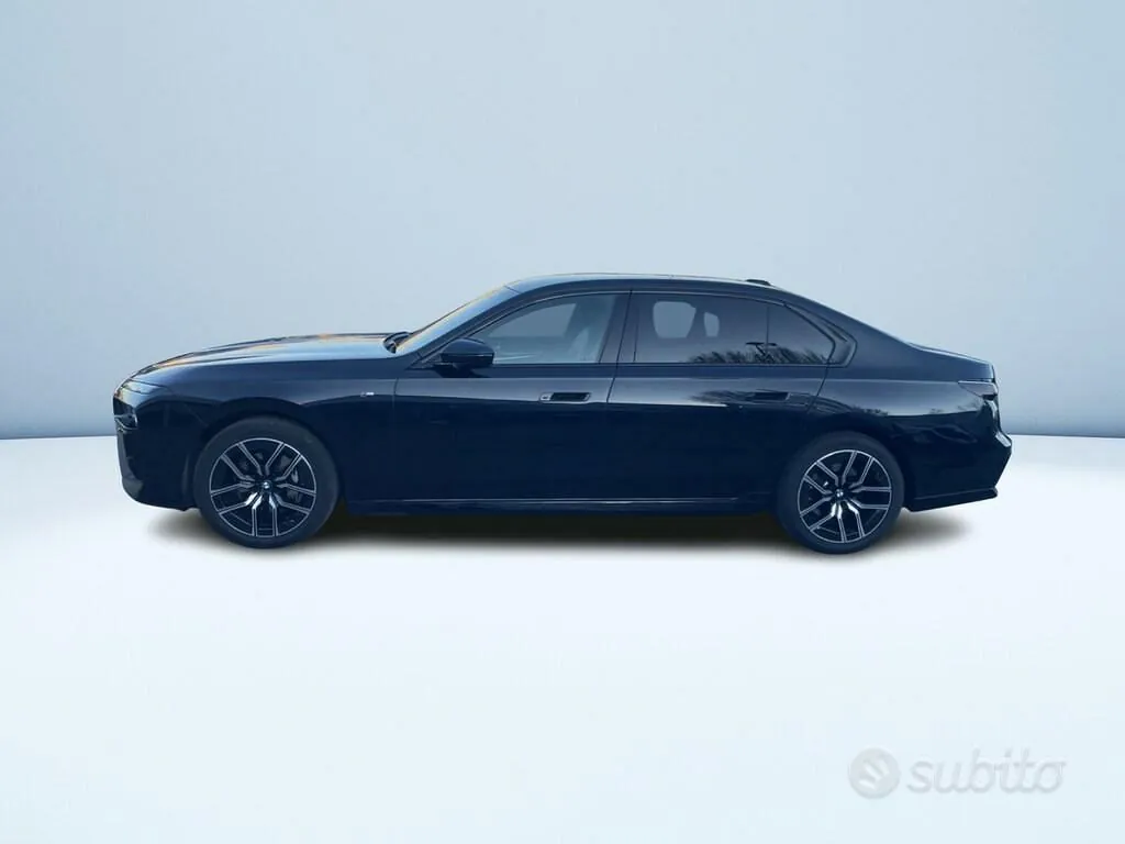 BMW 7 Series 2024 photo 5